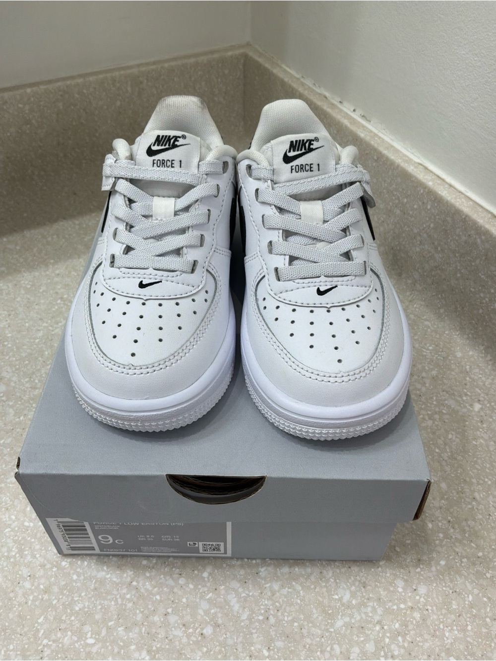 Nike Kids White & Black Low-Top Sneakers